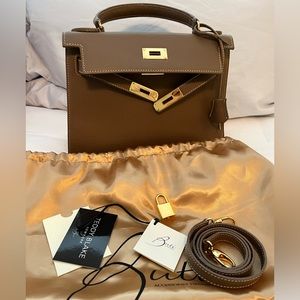 Teddy Blake / Buti Eva 11